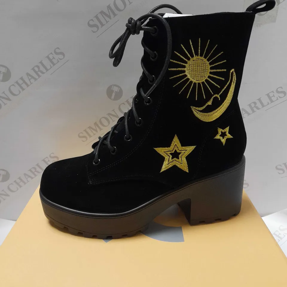 KOI ASTRO STAR AND MOON CHUNKY BLACK SUEDE/GOLD BOOTS - SIZE 4 