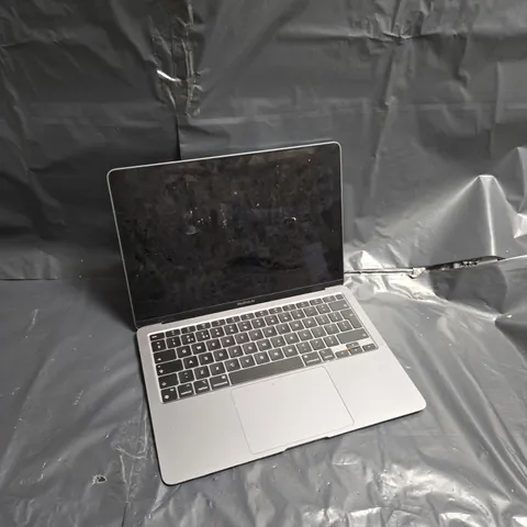 APPLE MACBOOK AIR (A2337)