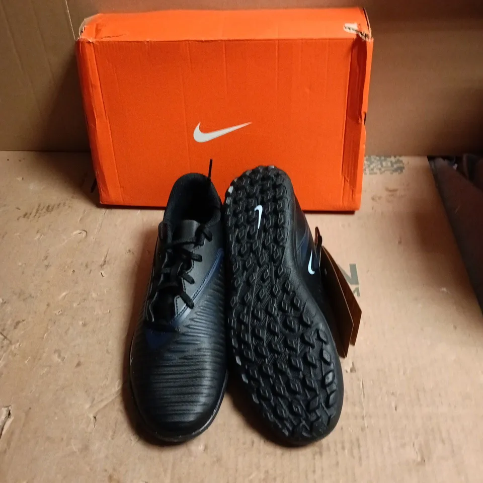 NIKE PERFORMANCE PHANTOM 6 LOW CLUB IC - INDOOR FOOTBALL BOOTS - BLACK - UK SIZE 8