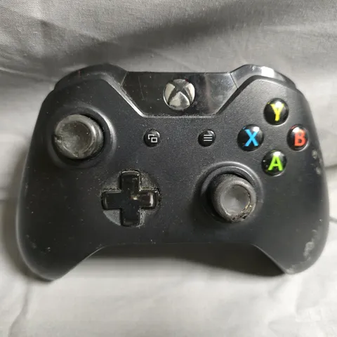 MICROSOFT XBOX ONE WIRELESS CONTROLLER IN BLACK