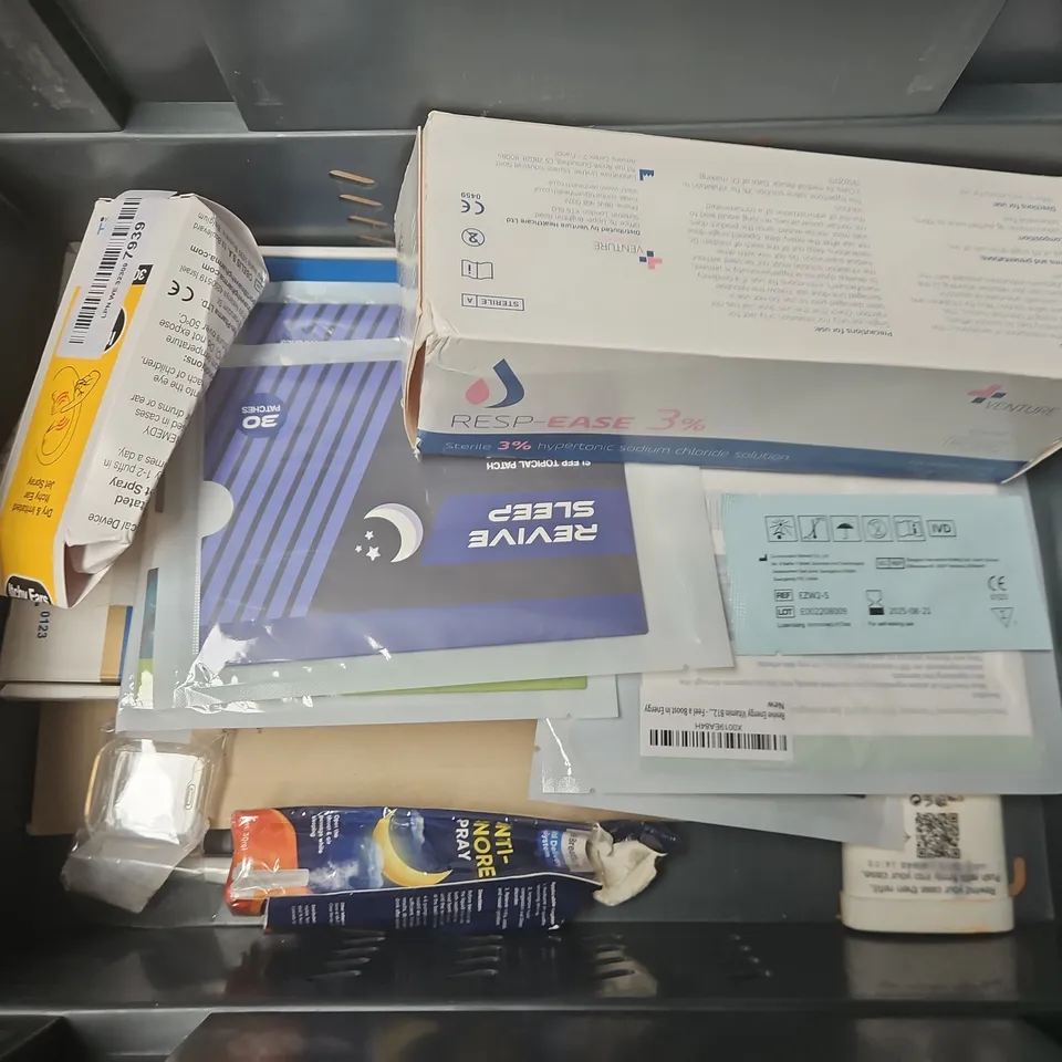 TOTE OF APPROXIMATELY 20 ASSORTED HEALTHCARE PRODUCTS TO INCLUDE COVID SELF TESTS - PLANTOPIA SOAKING SALTS AND MENOPAUSE SUPPORT SUPPLEMENTS