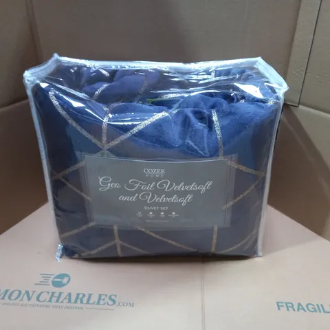 BRAND NEW COZEE HOME GEO FOIL VELVET SOFT DUVET SET IN DARK BLUE - SINGLE