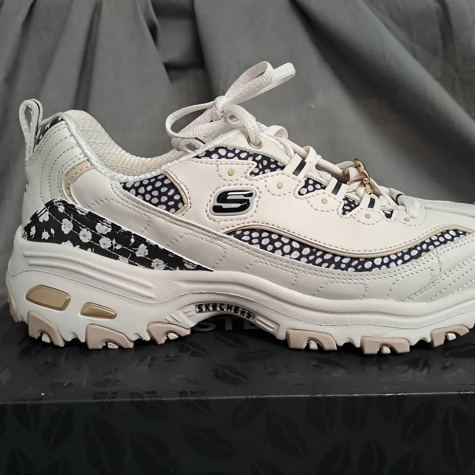 BOXED PAIR OF SKECHERS TRAINERS IN TAUPE SIZE 6
