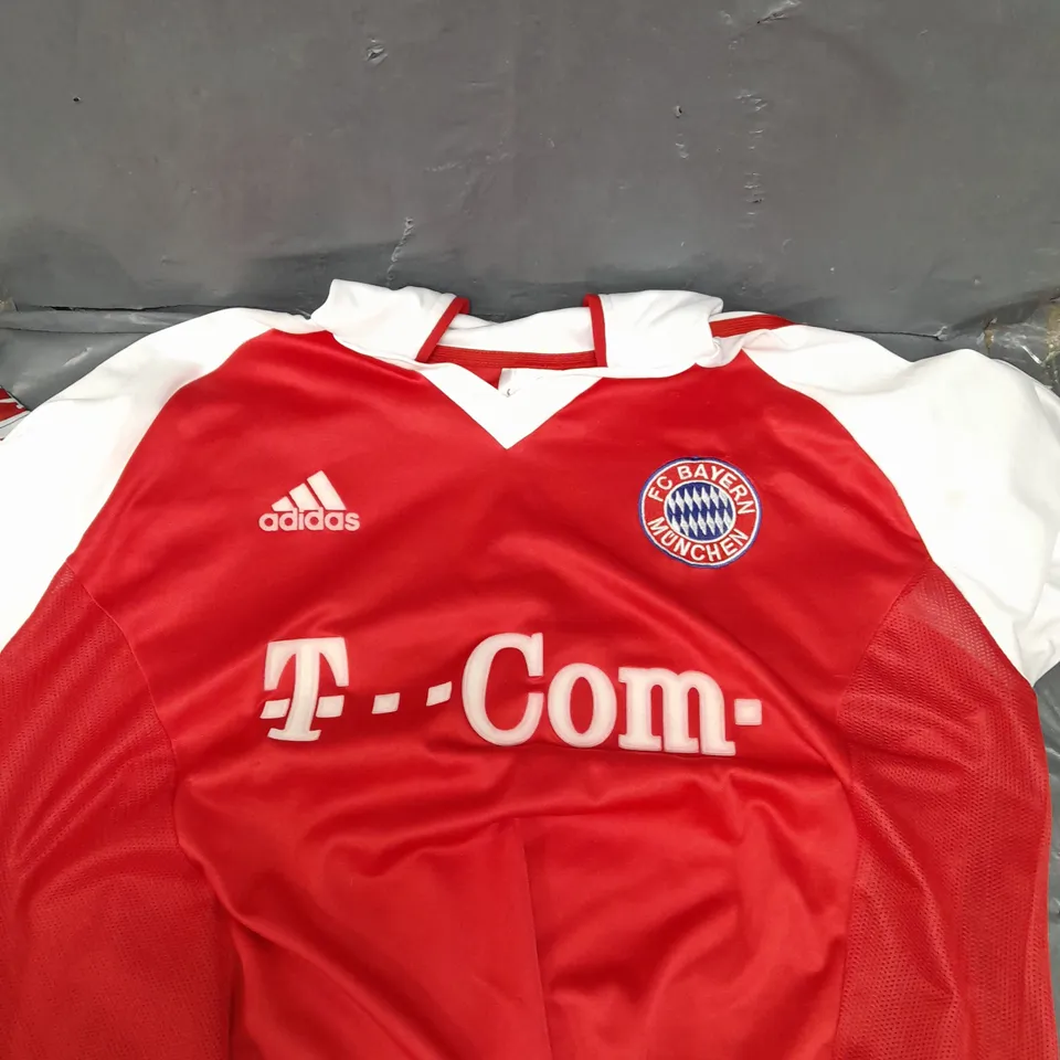 BAYERN MUNICH 'MAKAAY 10' SIGNED JERSEY 