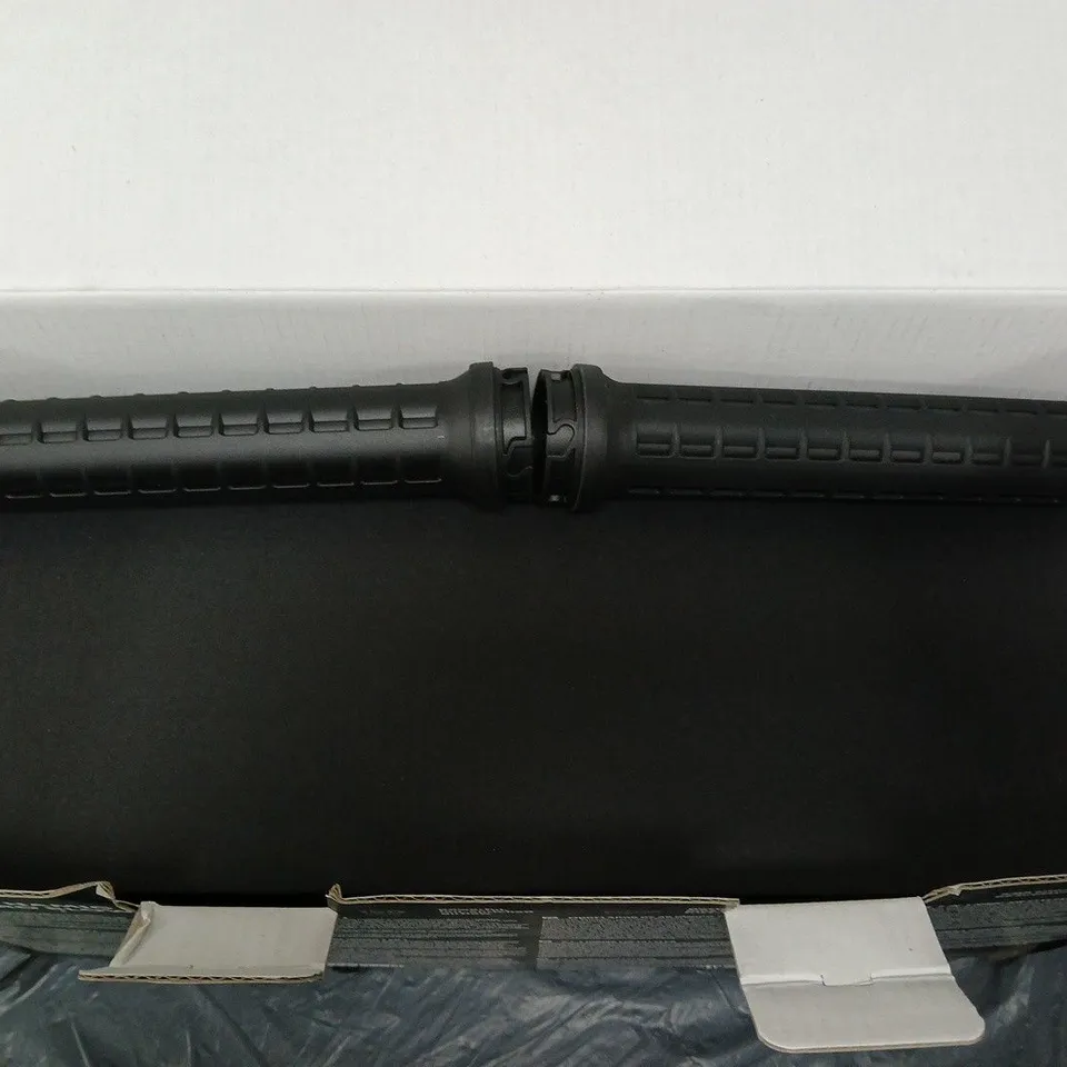 BOXED REVAMP DYNAMIC PRO BLOW DRY IONIC AIRSTYLER