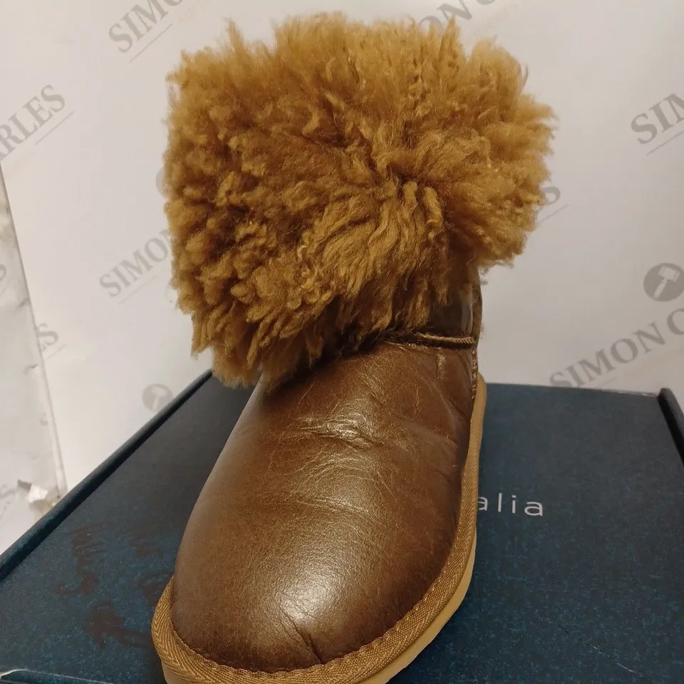 BOXED EMU TEDDY WUREN BOOTS, CHESTNUT - SIZE 6
