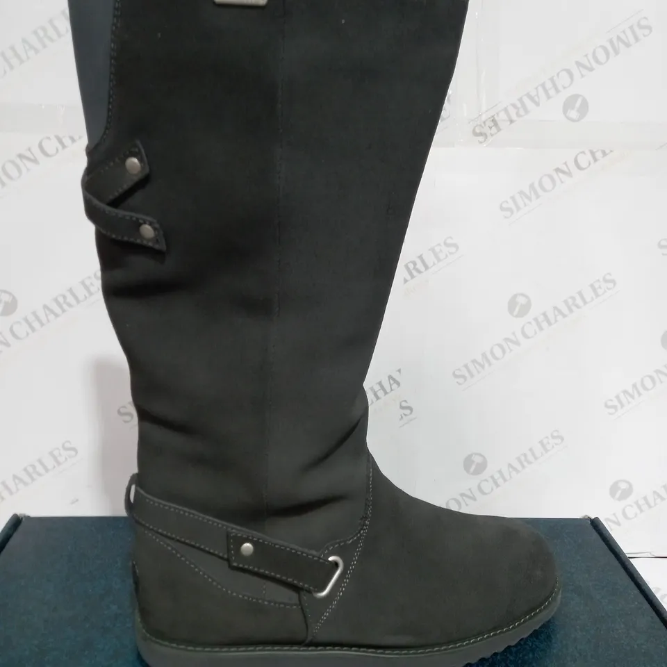 EMU AUSTRALIA "KEMMIE" LEATHER KNEE BOOTS - UK SIZE 9, DARK GREEN