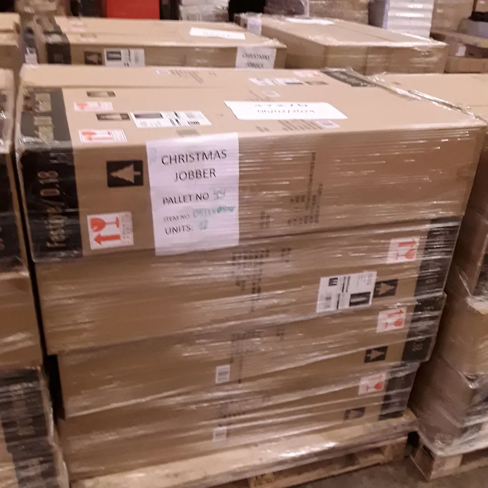 PALLET OF APPROXIMATELY 12 BOXED BRAND NEW 114CM GOLD TIPS TREES