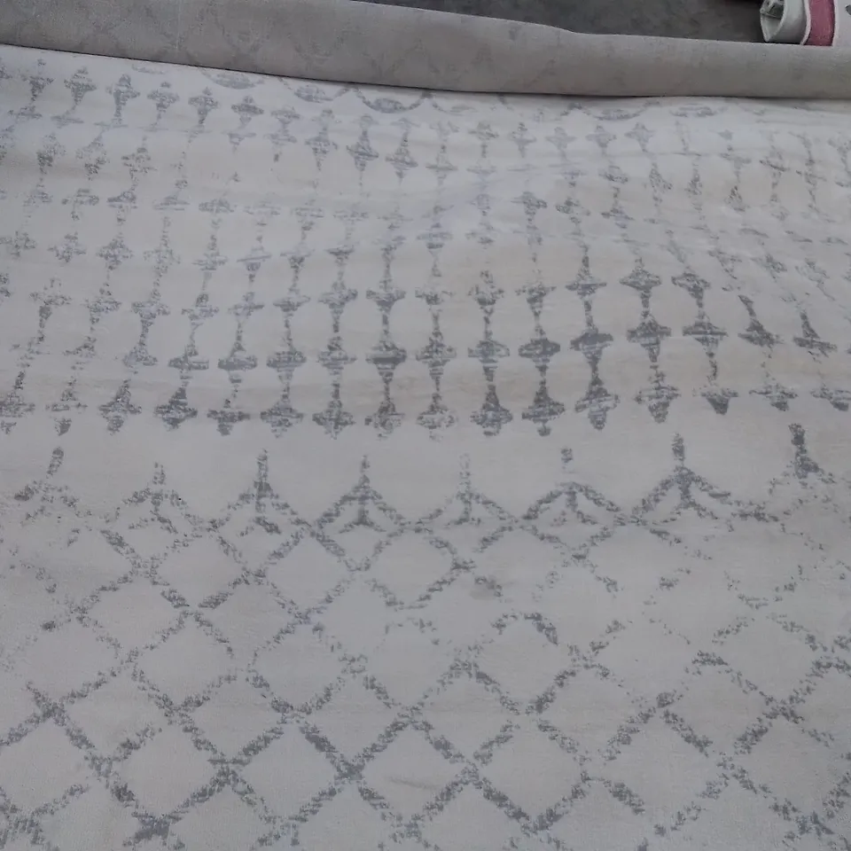 POWER LOOM IVORY/LIGHT GREY RUG