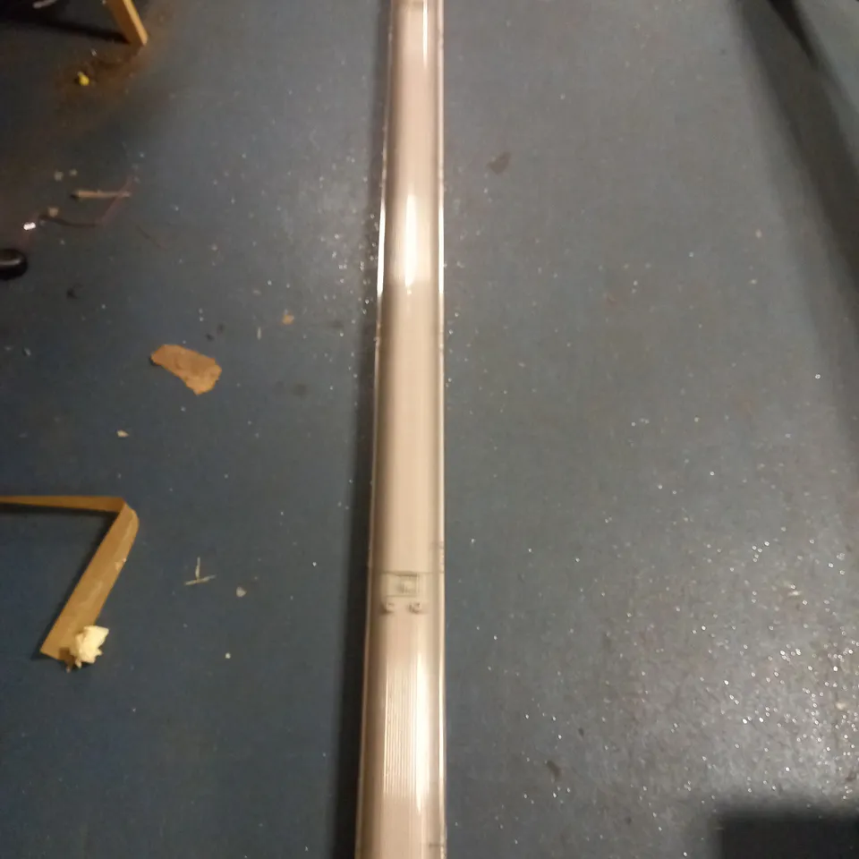 BRAND NEW GARRISON 1860MM NON-CORRSOIVE FITTING (WIRED FOR SINGLE LED TUBE) - COLLECTION ONLY
