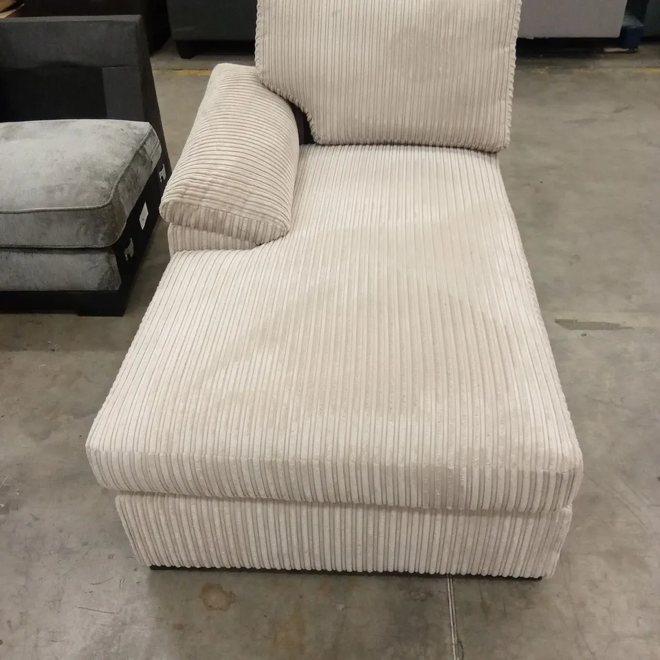 5 x ASSORTED DESIGNER SOFA PARTS