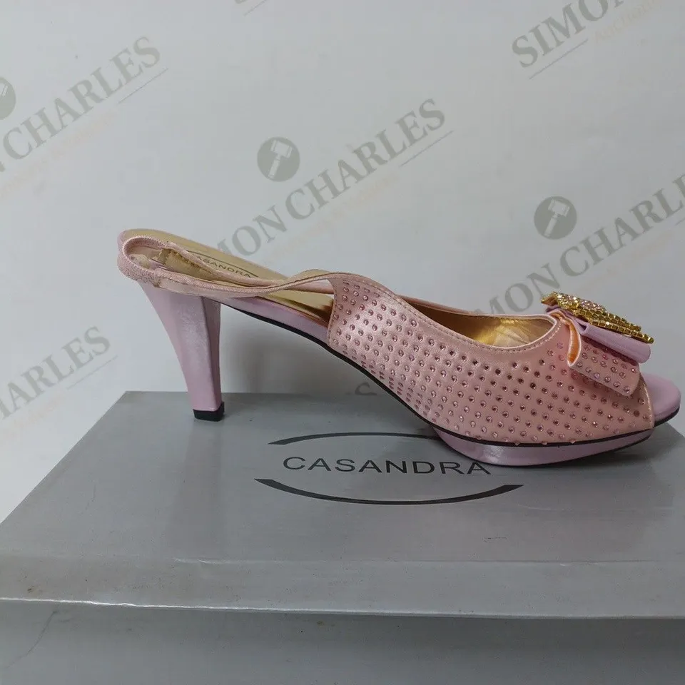 BOXED PAIR OF CASANDRA OPEN TOE HEELED SANDALS IN HOT PINK SIZE 43 