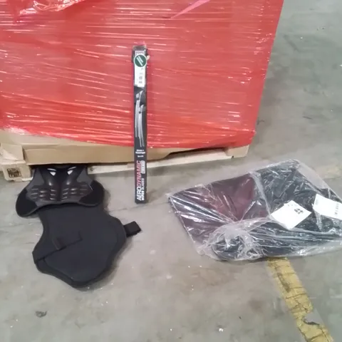 PALLET OF ASSORTED HOUSEHOLD GOODS AND PRODUCTS TO INCLUDE;CAR MAT SET,WINDOW WIPERS,LASER TAG VEST
