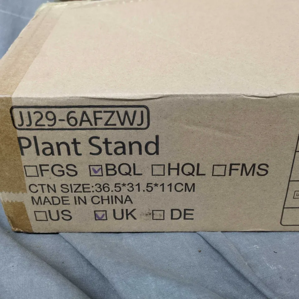 PLANT STAND (MODEL JJ29-6AFZWJ) – 4-TIER METAL PLANT STAND, BOXED