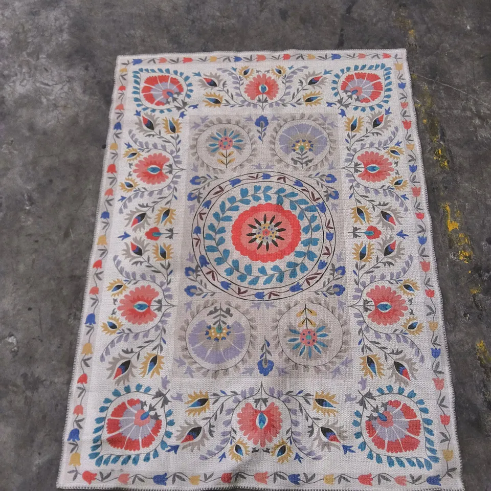 DECORATIVE RUG WITH FLORAL CENTRAL MEDALLION – MULTICOLOURED (120X160CM)