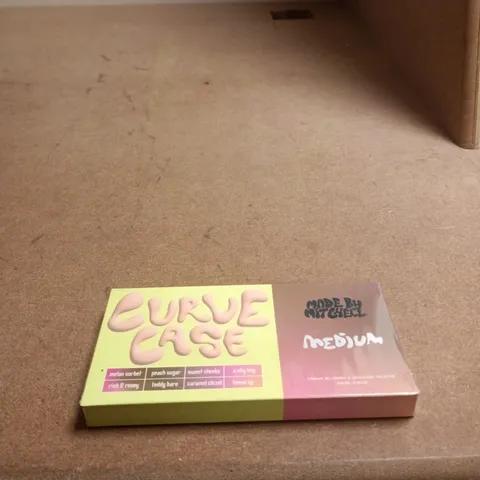 CURVE CASE MEDIUM CREAM BLUSH & BRONZER PALETTE 