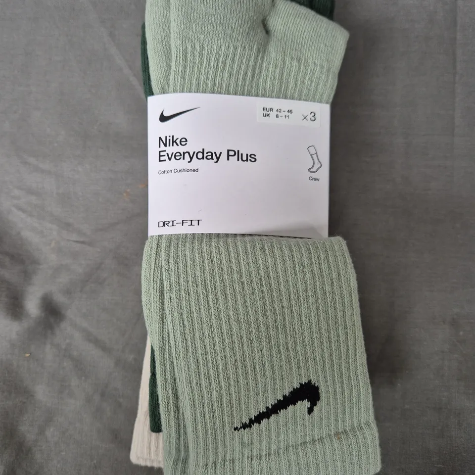 NIKE EVERYDAY PLUS 3 PACKS OF SOCKS - UK 8-11