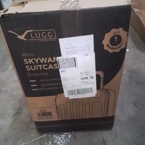 BOXED LUGG 40CM SKYWANDER SUITCASE BURGUNDY 