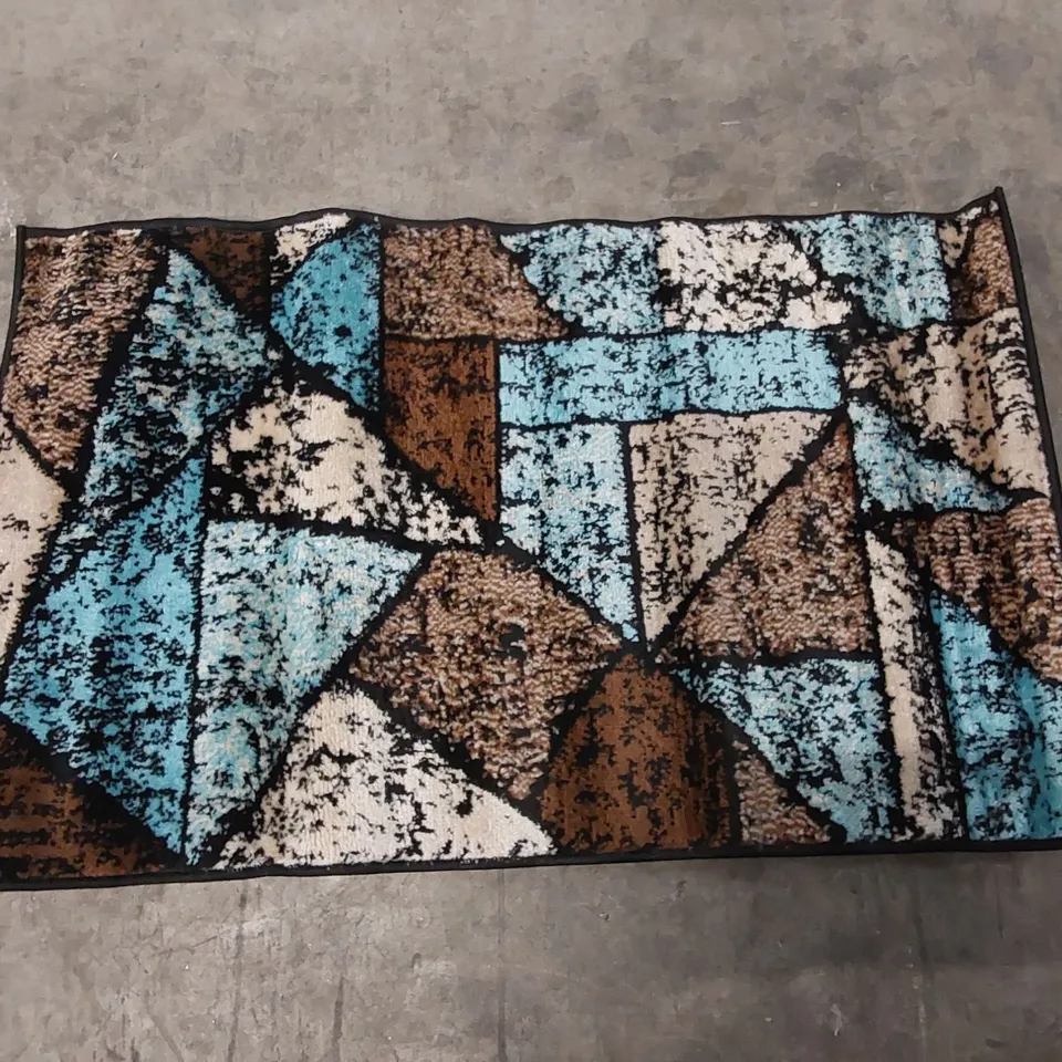 BRAND NEW BAGGED PACO HOME METRO RUG - 60 x 100cm