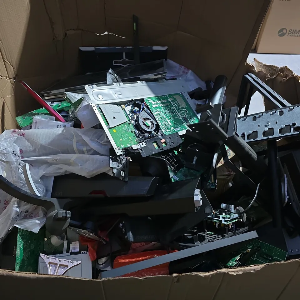 PALLET OF ASSORTED COMPUTER PARTS & ELECTRONIC COMPONENTS