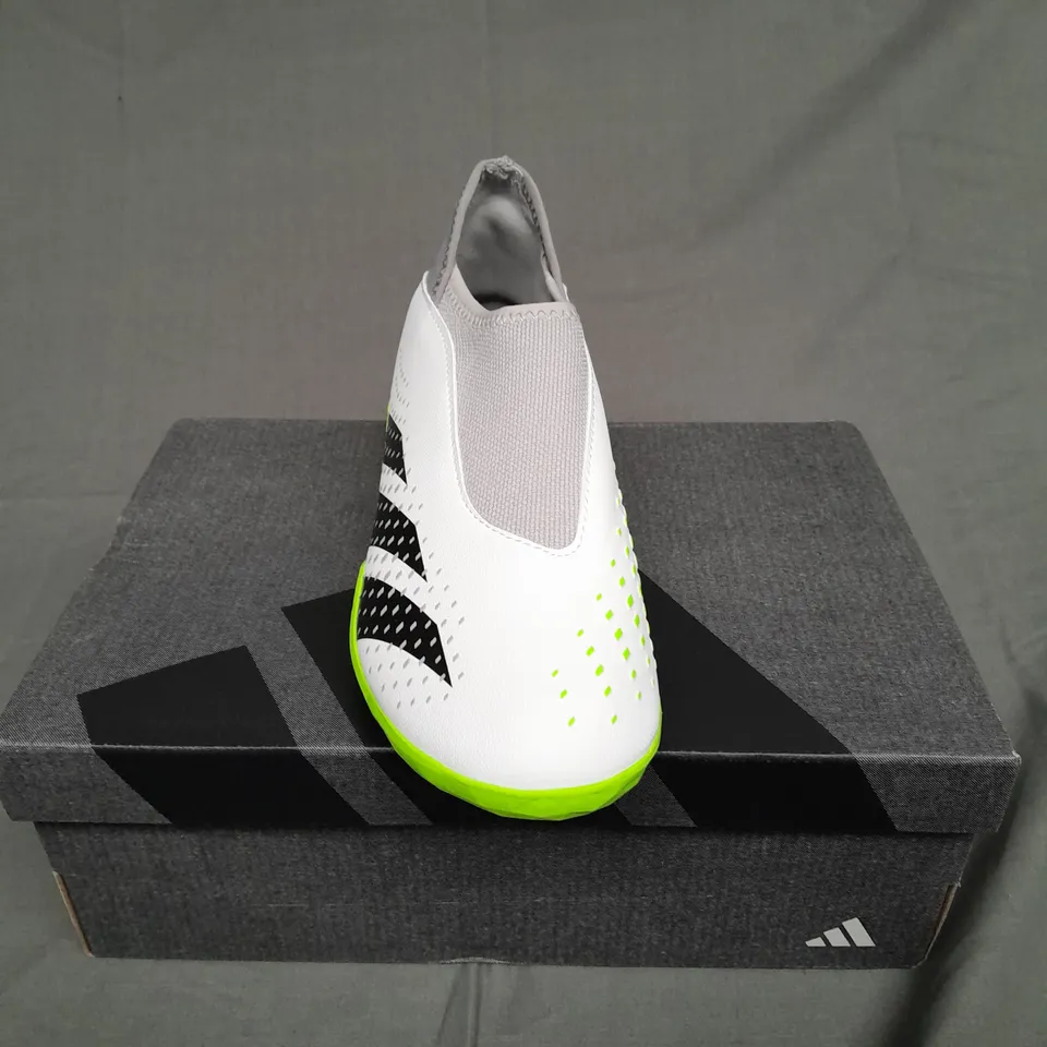 BOXED PAIR OF ADIDAS PREDATOR ACCURACY .3  IN WHITE SIZE UK 4