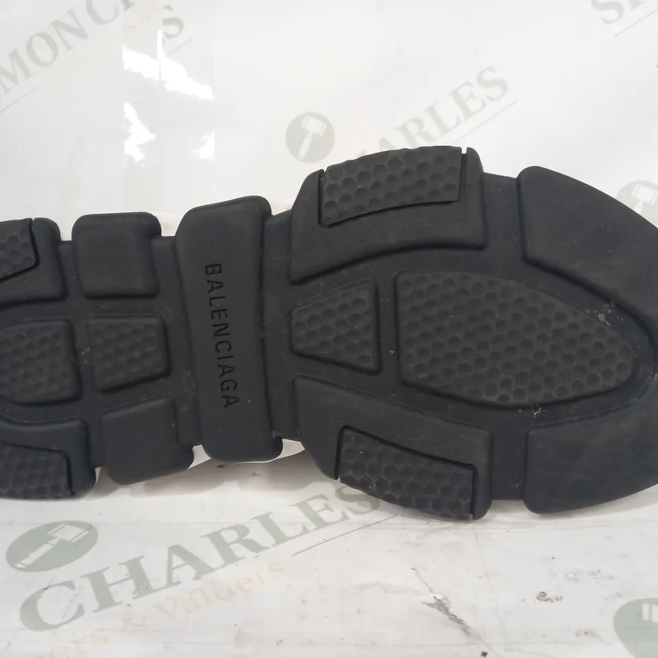PAIR OF BALENCIAGA SHOES IN BLACK UK SIZE 5
