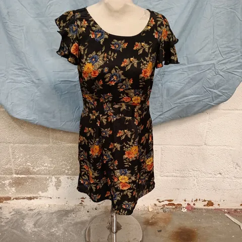 VERO MODA FLORAL PRINT DRESS, BLACK WITH FLUTTER SLEEVES, UK 8 (EU 36)
