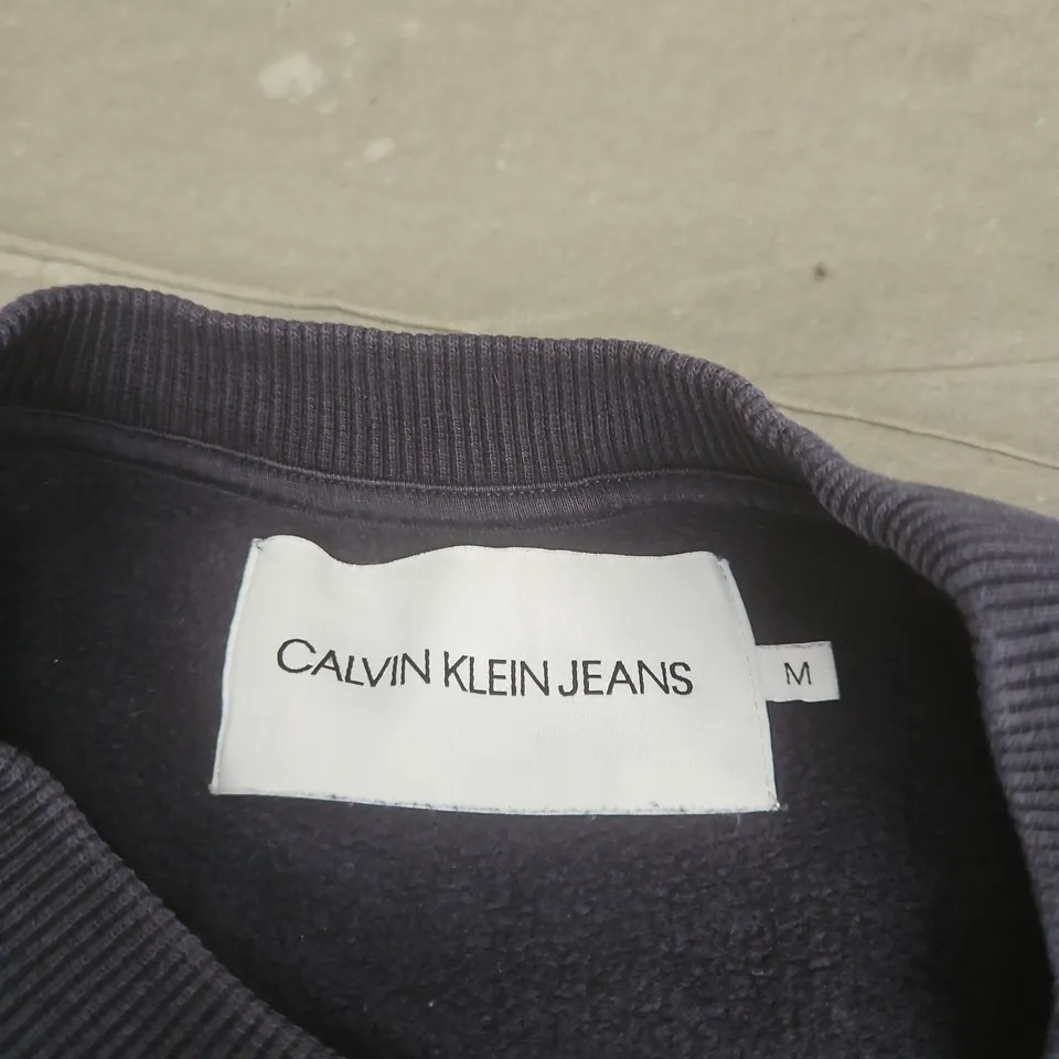 CALVIN KLEIN JEANS SWEATSHIRT – NAVY – UK M