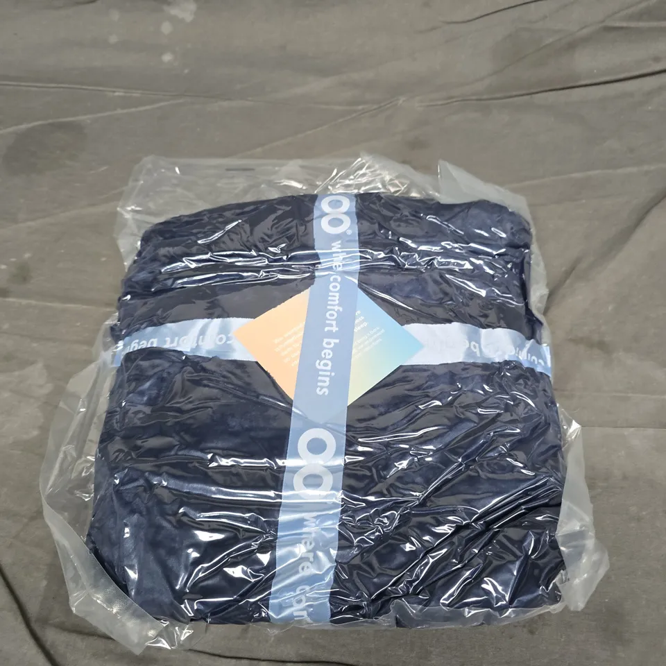 SEALED OODIE OVERSIZED HOODED BLANKET - NAVY