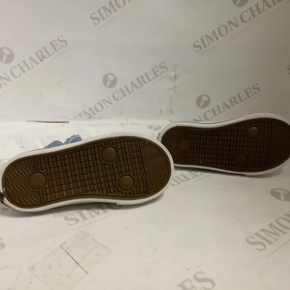 POEE KIDS NO SIZE BLUE HIGH TOP TRAINERS 