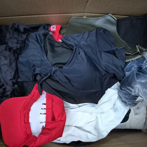 APPROXIMATELY 30 ASSORTED CLOTHING ITEMS IN VARIOUS SIZES, STYLES & COLOURS TO INCLUDE BRANDS SUCH AS BOOHOO MAN, PRIMARK, BERSHKA, ETC - COLLECTION ONLY