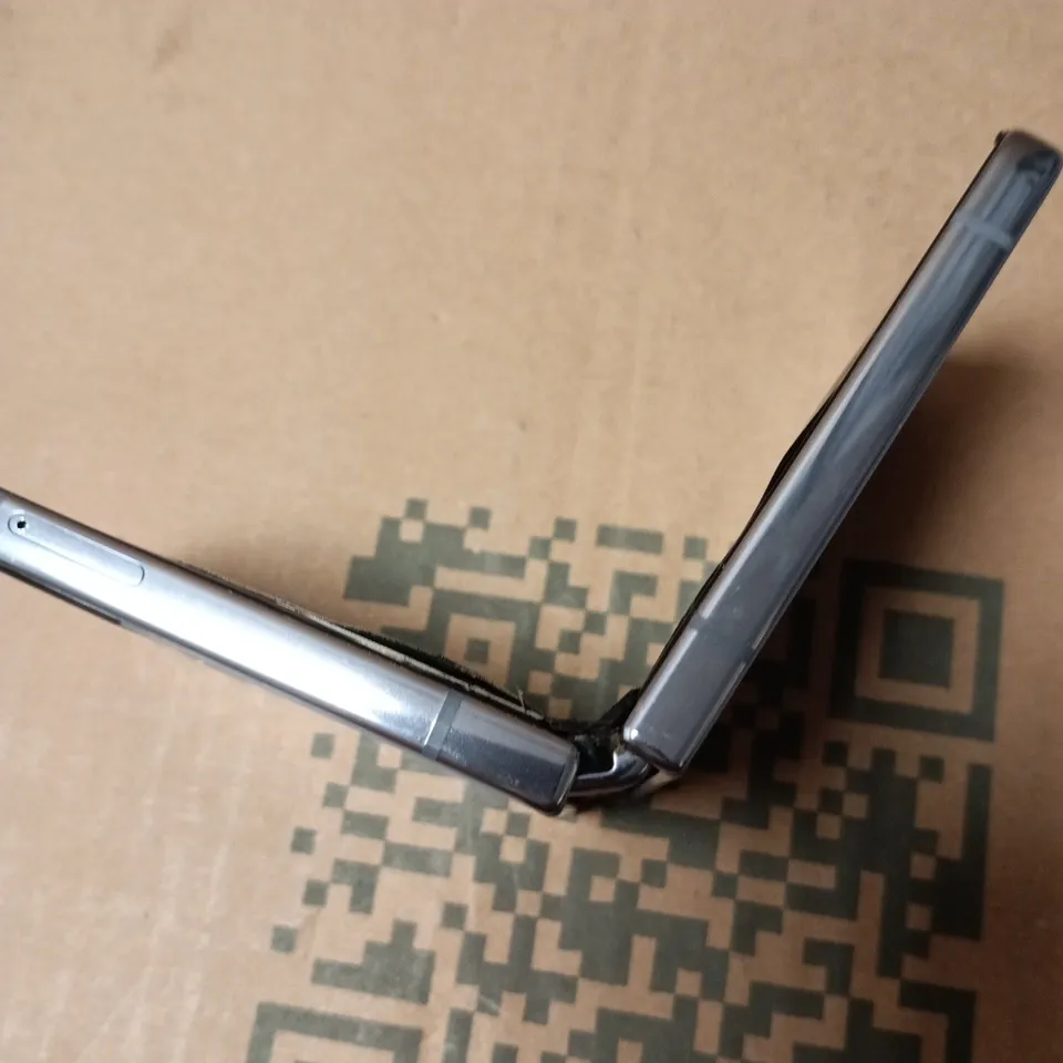 SAMSUNG GALAXY FLIP 4