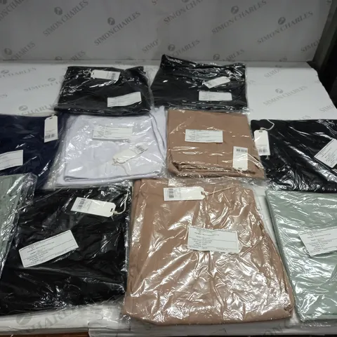 BAG OF APPROX 10 ASSORTED CLOTHING ITEMS TO INCLUDE - MAISON DE NIMES