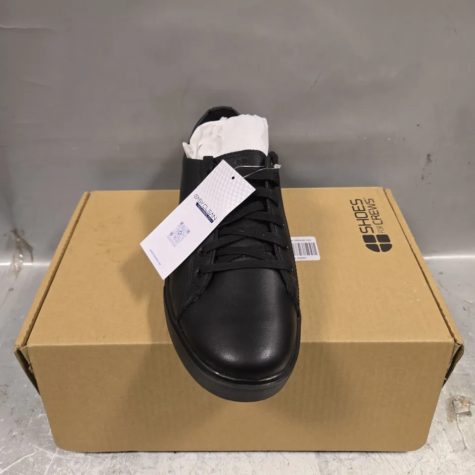 BOXED PAIR OF SHOE FOR CREWS LOW RIDER SHOES - 10