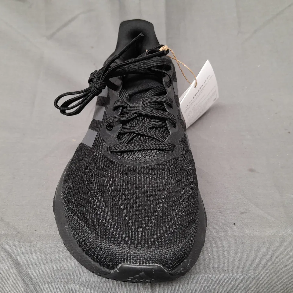 PAIR OF ADIDAS SOLARGLIDE 6 TRAINERS IN BLACK UK SIZE 6.5