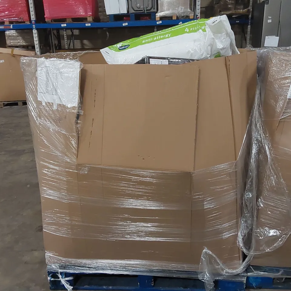 PALLET OF ASSORTED ITEMS INCLUDING: RUSSELL HOBBS STAINLESS STEEL COOKER HOOD, GARDEN DIRECTOR CHAIR, FIRE BOWL, SILENTNIGHT PILLOWS, MARBLE RUSH GAME, PAN SET ECT 