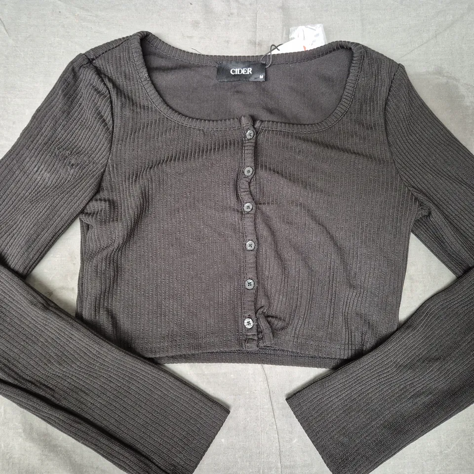 CIDER LONG SLEEVE CROPPED TOP IN BLACK SIZE MEDIUM