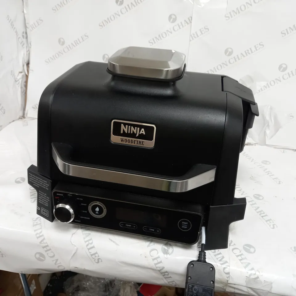 NINJA WOODFIRE ELECTRIC BBQ GRILL & SMOKER OG701UKQ