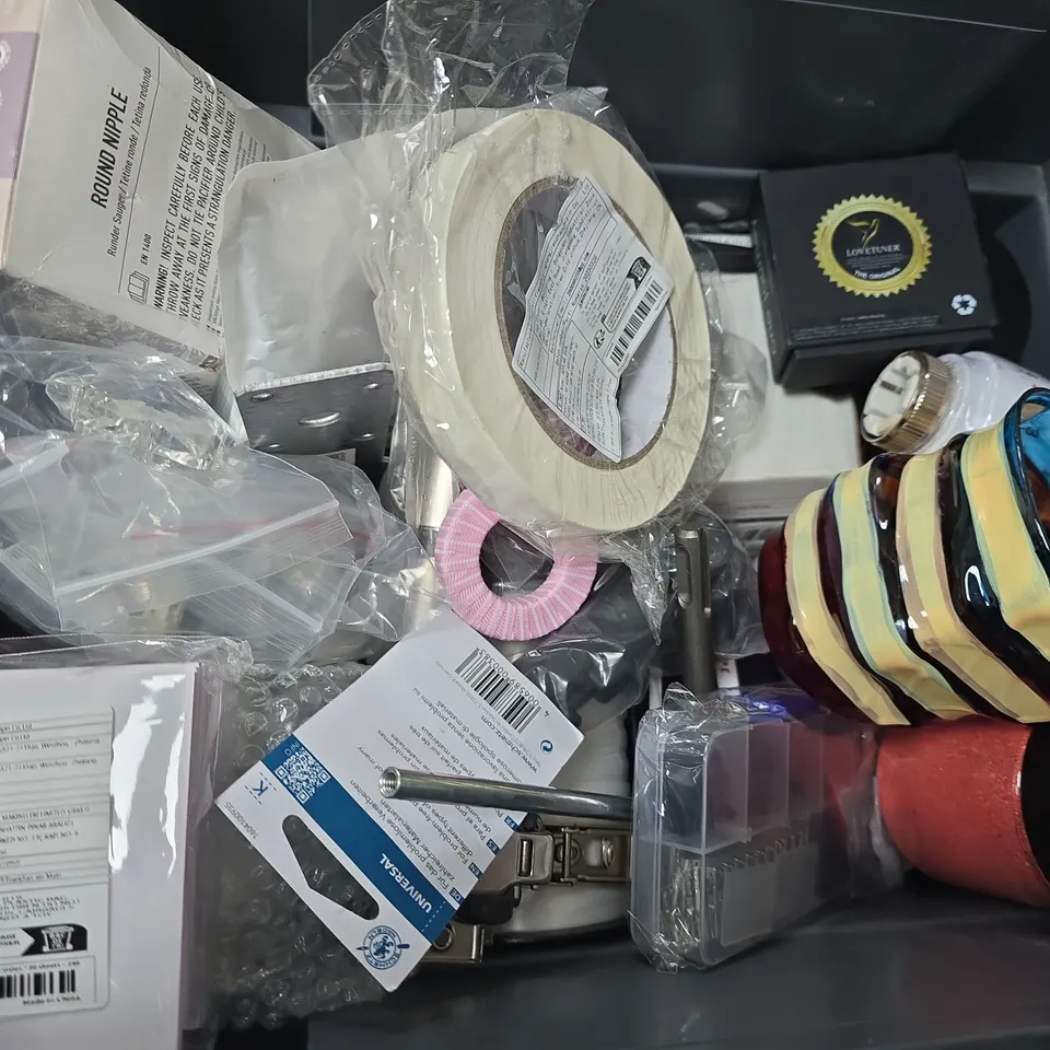 APPROXIMATELY 12 ASSORTED HOUSEHOLD ITEMS TO INCLUDE GOLF BALL, MONSTER FISH WRAPPED BOILIES, RADIATOR VALVE, ETC