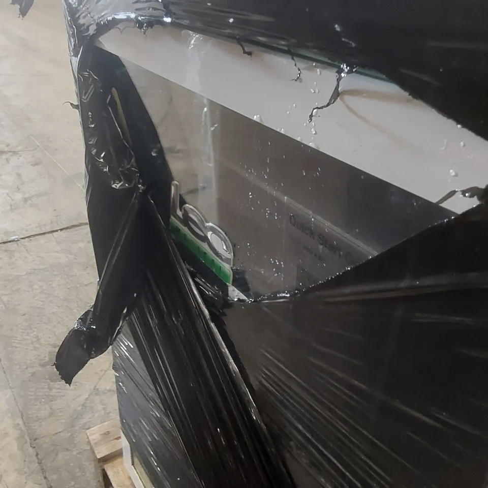 PALLET CONTAINING APPROXIMATELY 6x ASSORTED LEC FRIDGES/MEDICAL FRIDGES