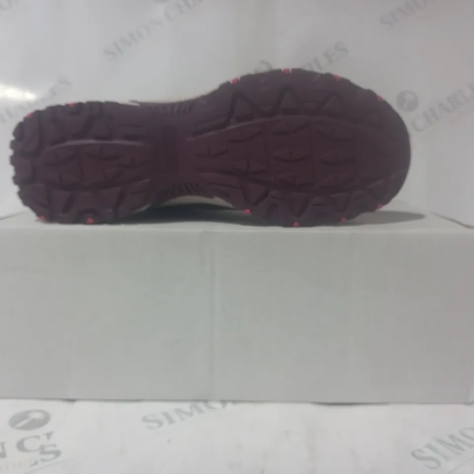 BOXED PAIR OF SKECHERS MEMORY FOAM TRAIL SHOES IN BERRY COLOUR SIZE 6