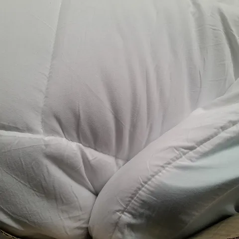 UNBRANDED MEMORY FOAM MATTRESS TOPPER - SIZE UNSPECIFIED - COLLECTION ONLY