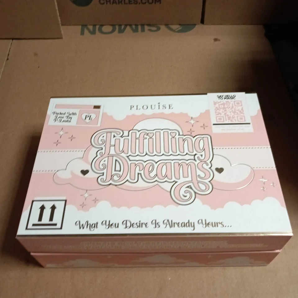 P LOUISE FULFILLING DREAMS BEAUTY BOX TO INCLUDE PLUMPING MOISTURISER, LIQUID HIGHLIGHTER AND MAKE UP REMOVER