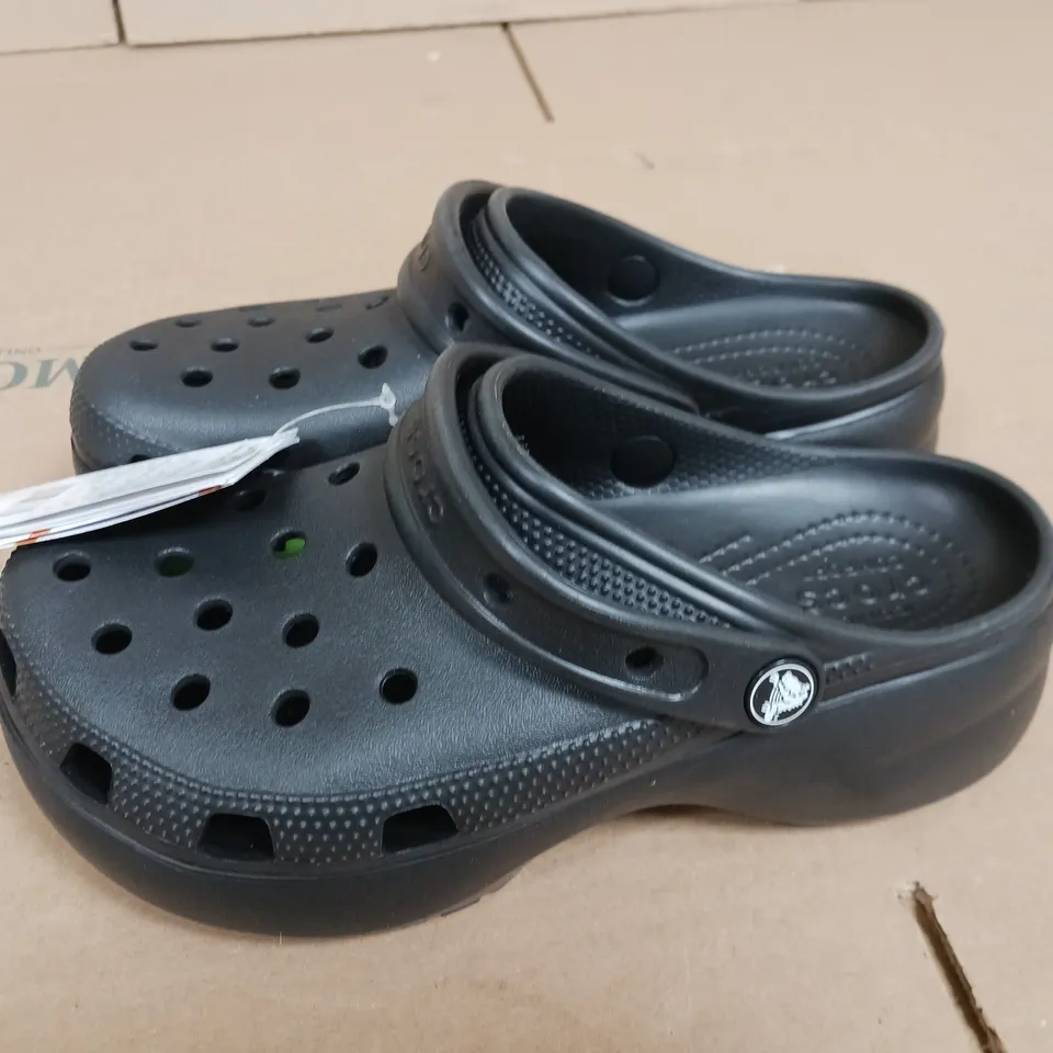 PAIR OF CROCS CLASSIC PLATFORM CLOGS IN BLACK - UK 5