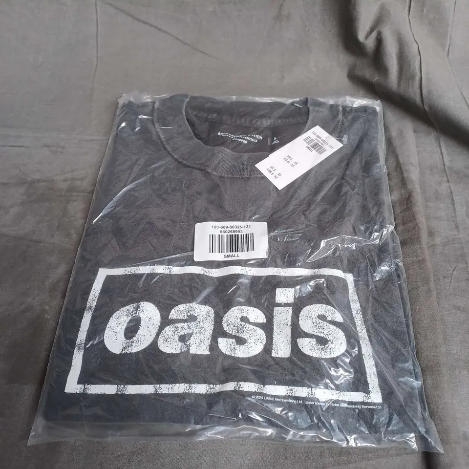 BAGGED ABERCROMBIE & FITCH CROPPED OASIS TEE IN GREY SIZE S