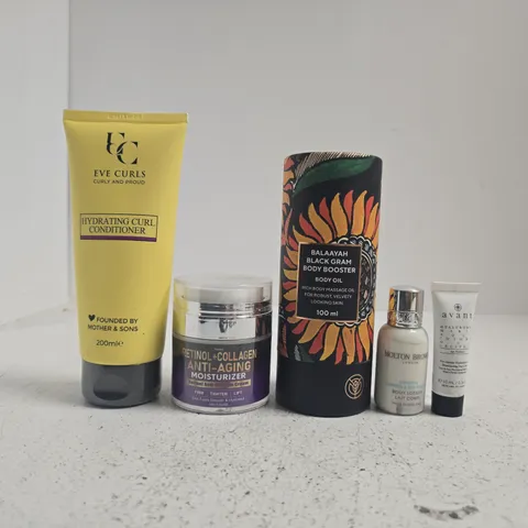 APPROXIMATELY 12 ASSORTED COSMETIC ITEMS INCLUDING VARIOUS MAKES AND BRANDS - COLLECTION ONLY