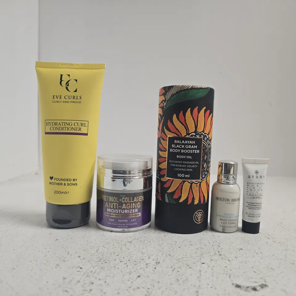 APPROXIMATELY 12 ASSORTED COSMETIC ITEMS INCLUDING VARIOUS MAKES AND BRANDS - COLLECTION ONLY