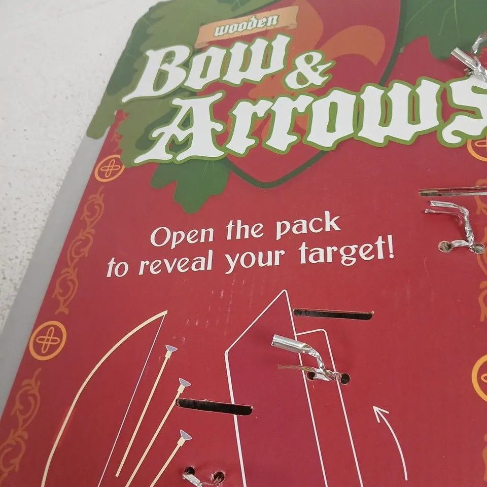 TOBAR WOODEN BOW & ARROWS – TOY ARCHERY SET WITH 40CM TARGET (AGE 5+)