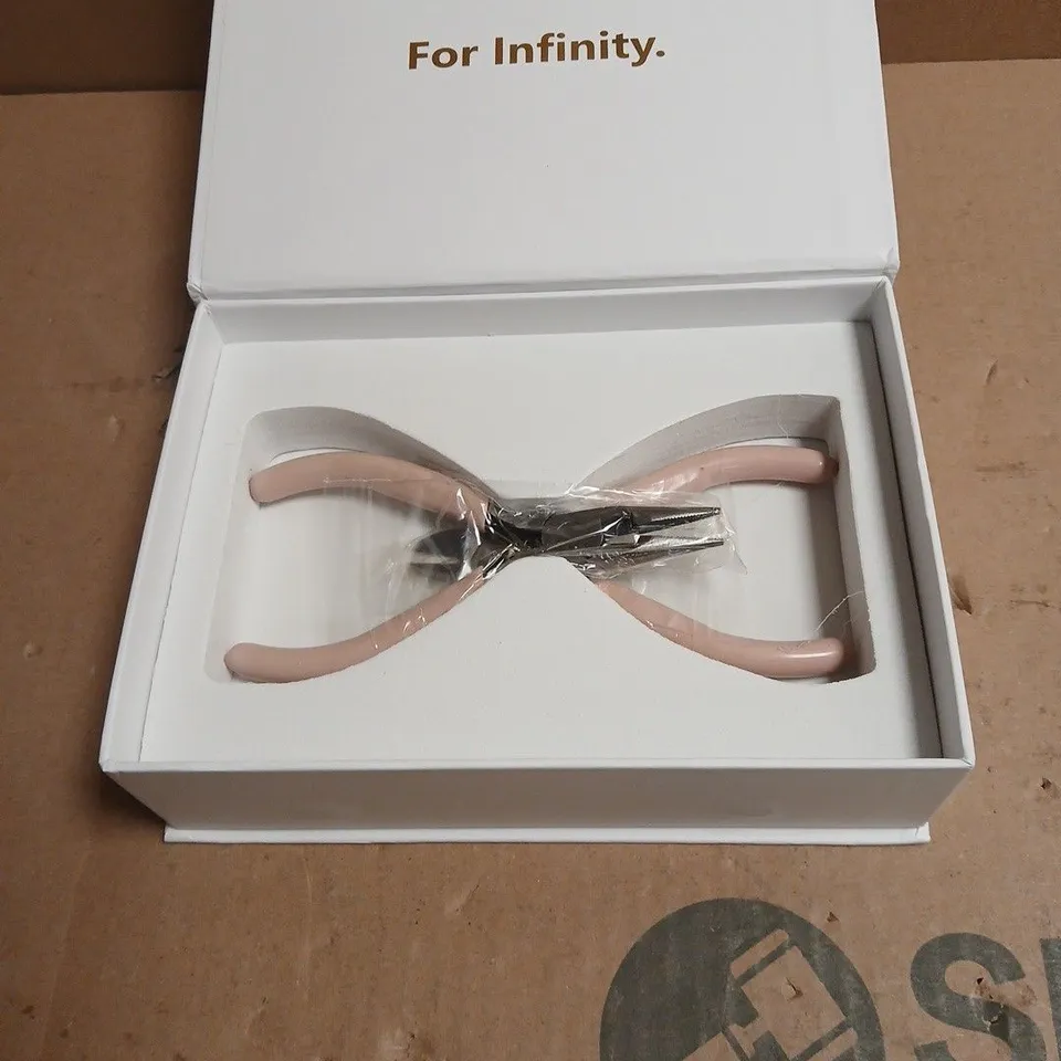 ALLURE JEWELLERY FOR INFINITY BRACELETS – TWO-TONE INFINITY SET IN PRESENTATION BOX (2 ITEM SET)