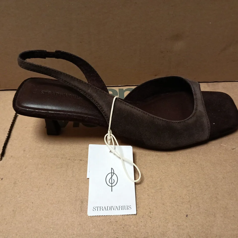 STRADIVARIUS WOMEN’S SUEDE SLINGBACK SANDALS – OPEN-TOE, BROWN SIZE 6